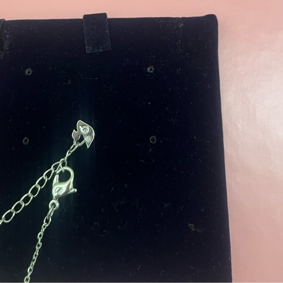 Swarovski bow necklace - Picture 5 of 7